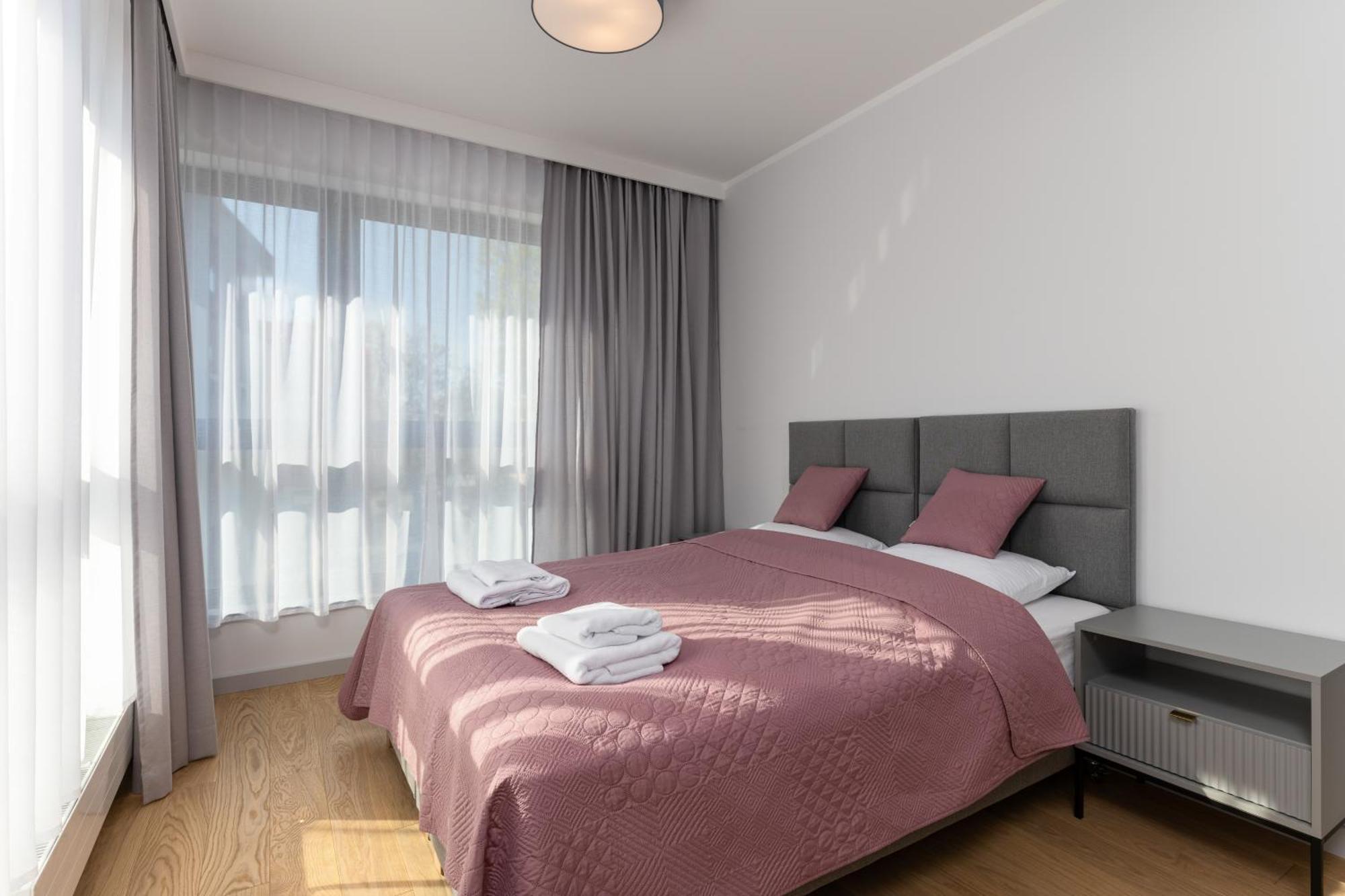 Br12 Premium Apartments , Garaz Bielsko-Biala Bagian luar foto